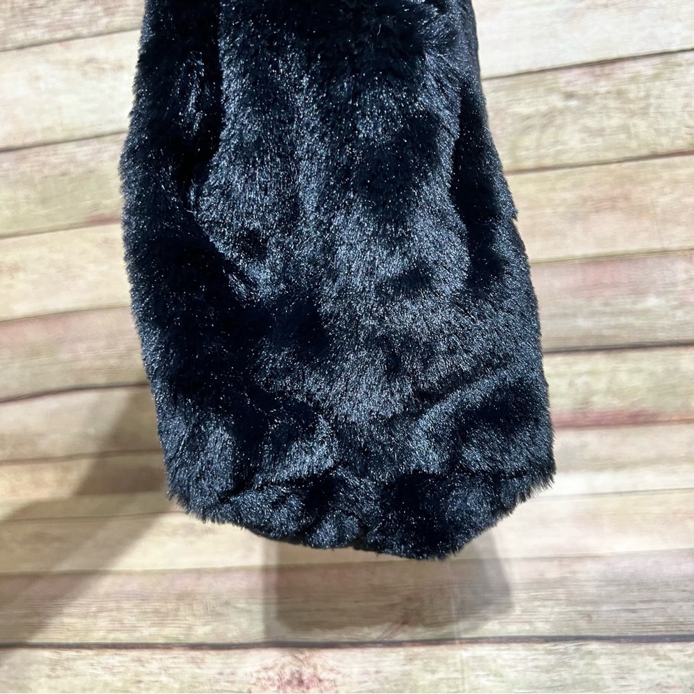 Barts Fuzzy Bucket Bag - Picture 6 of 9